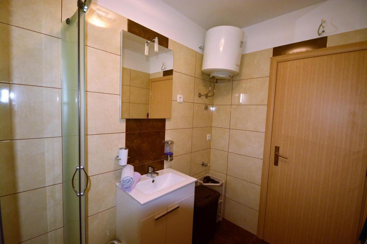 Kala And Tina Apartments Подстрана Екстер'єр фото